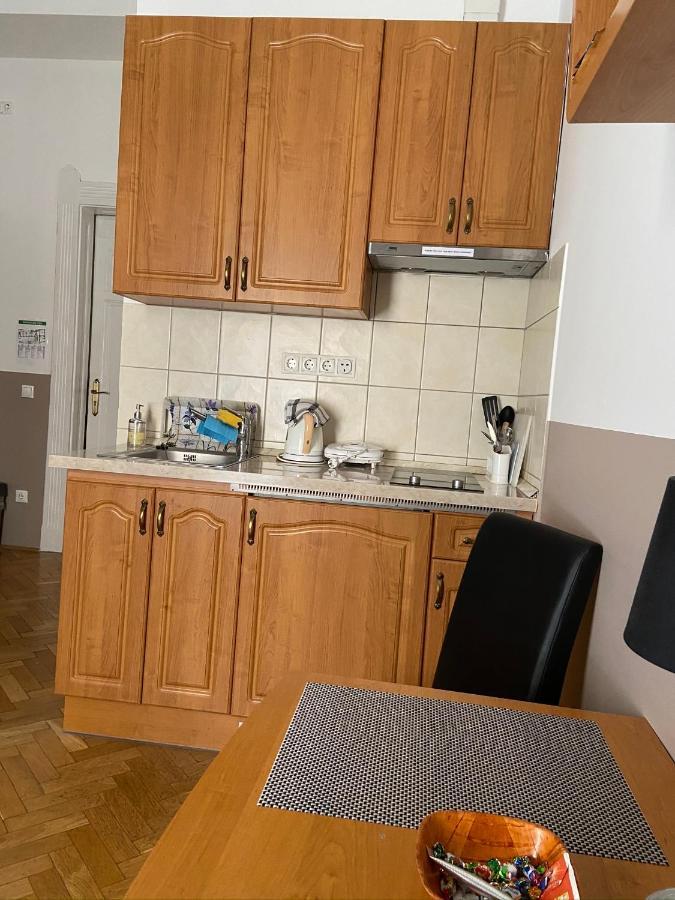 Guest Rest Studio Apartments Budapeste Exterior foto